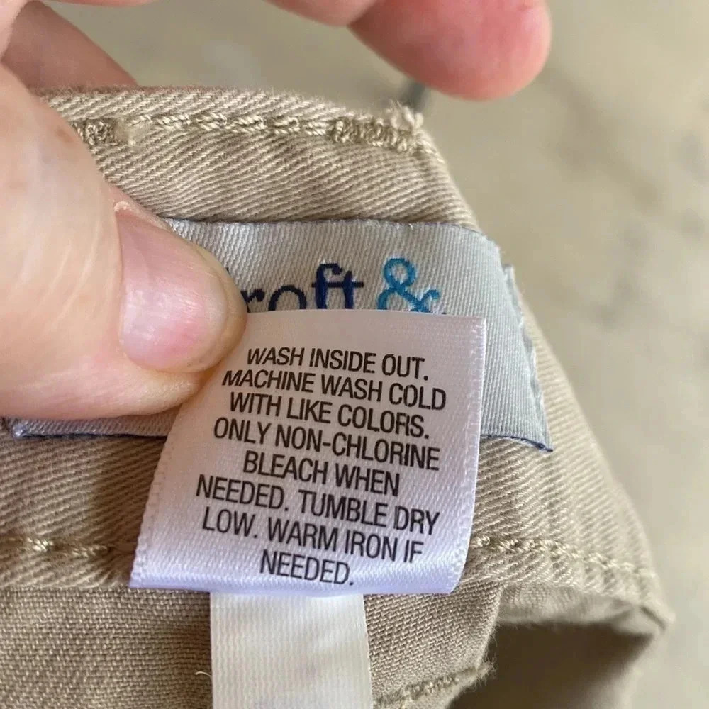 Croft & Borrow Light Tan Elasticized Sides Plus Size Cargo Shorts - Picture 13 of 13